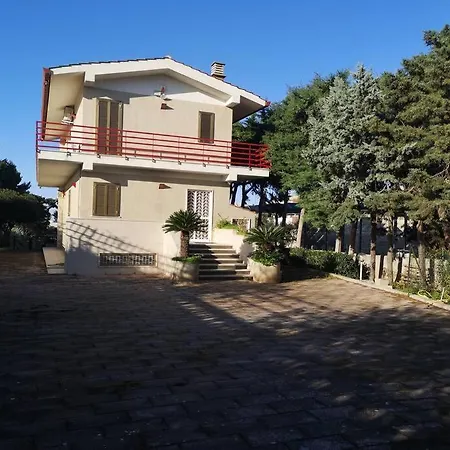 Lagioia 1 Villa *